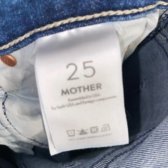 MOTHER Mid Rise Dazzler Ankle Fray in We The Animals